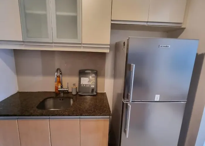 Apartment Warm Sun Kissed Corner 2br With Balcony Uptown Bgc *