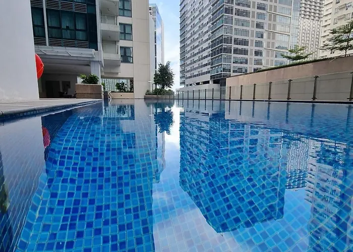 Warm Sun Kissed Corner 2br With Balcony Uptown Bgc * Manila
